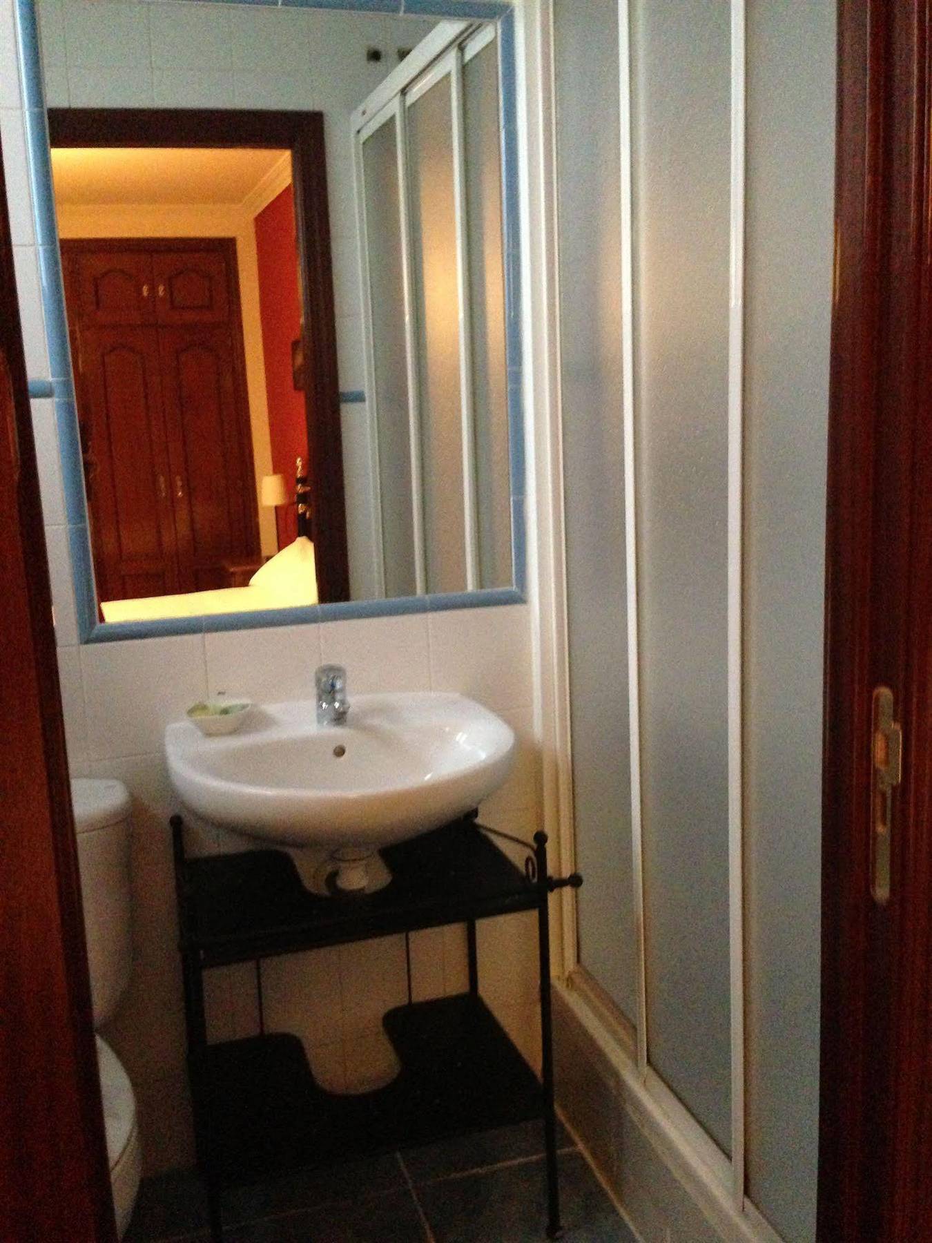Hostal La Estrella Madrid Exterior foto