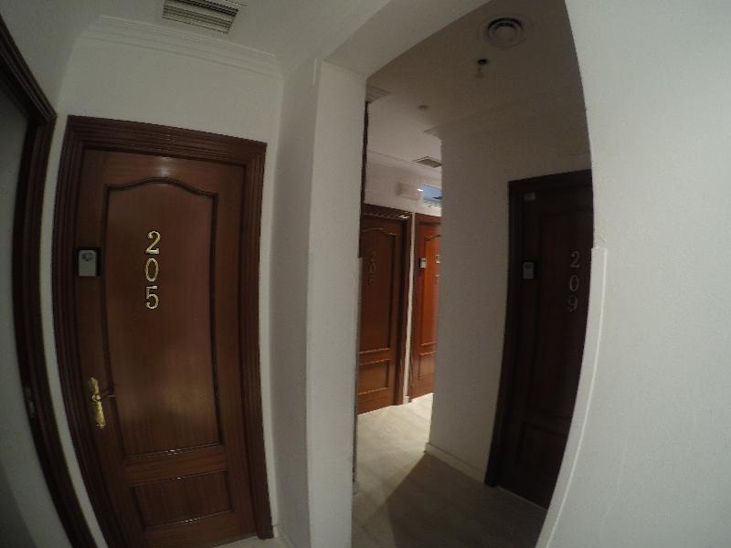Hostal La Estrella Madrid Exterior foto